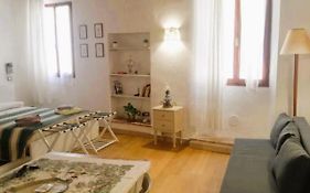 Lovely Home - Spazio per le biciclette in casa